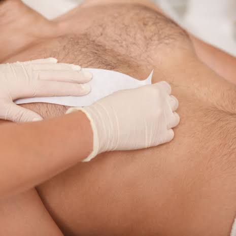Waxing für Herren bei EM Beauty – Haus der Orchidee